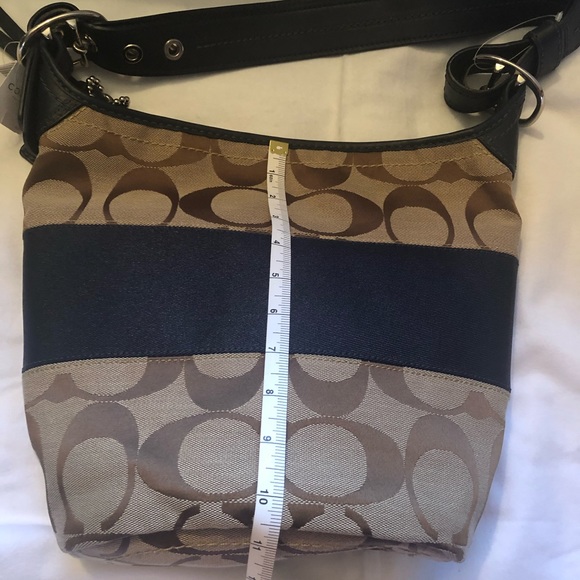 ❌❌SOLD❌❌ Coach Handbag - Picture 4 of 8